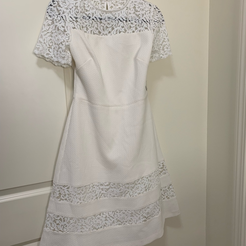 Ralph Lauren white a-line dress below the knee; lace neckline cap sleeve size 6